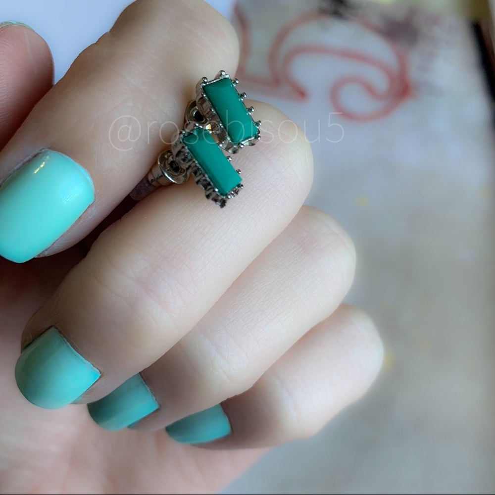 💋🆕Dainty Jade + Silver Baguette Stud Earrings - Picture 4 of 5